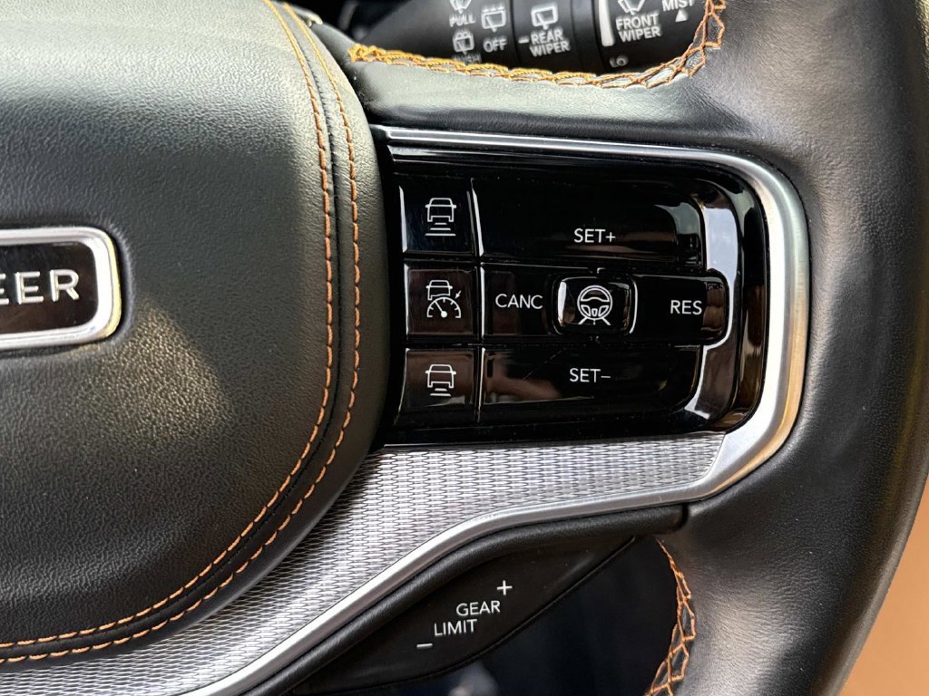 Used 2022 Jeep Grand Wagoneer Series III AWD/4WD image 20