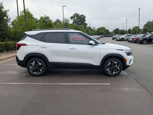 Used 2026 Kia Seltos S FWD image 3