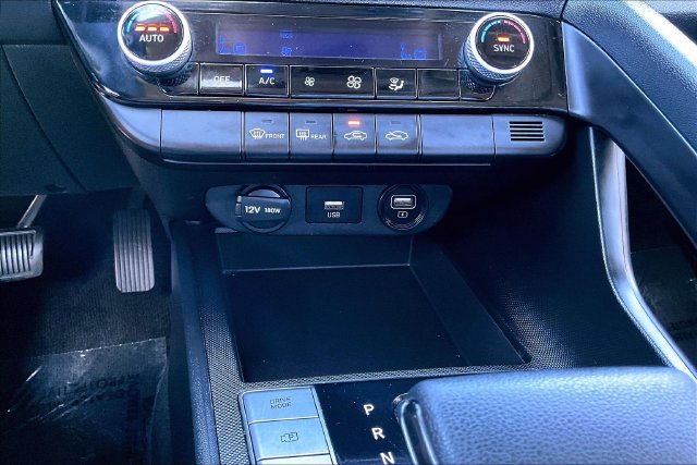 Used 2022 Hyundai Elantra SEL FWD image 15