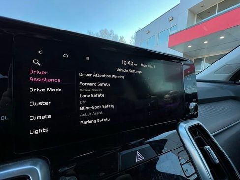 Used 2022 Kia Sorento SX image 17