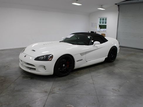 Used 2004 Dodge Viper SRT-10 RWD image 4