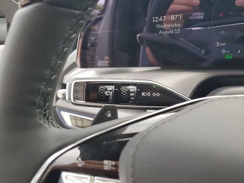 New 2026 Cadillac Vistiq Premium Luxury image 36