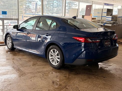 Used 2025 Toyota Camry SE FWD image 54