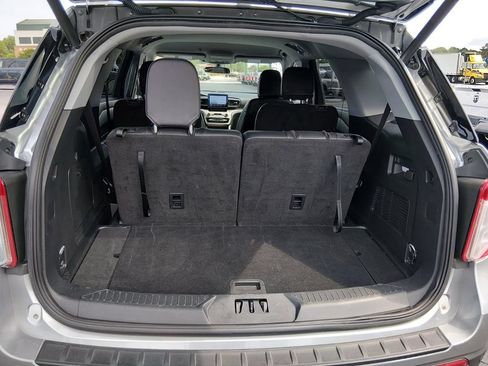 Used 2023 Ford Explorer XLT w/ Equipment Group 202A RWD image 15