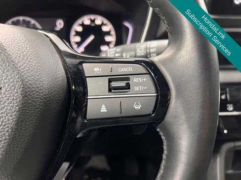 Used 2025 Honda Pilot Touring image 9