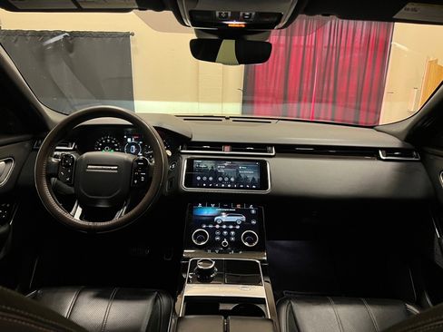 Used 2020 Land Rover Range Rover Velar R-Dynamic S image 19