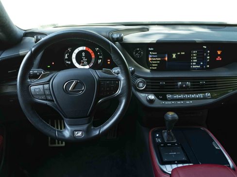 Used 2019 Lexus LS 500 F Sport w/ Accessory Package (Z2) AWD/4WD image 18