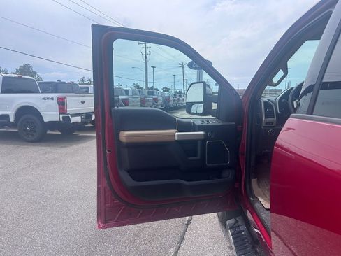 Used 2022 Ford F350 Lariat w/ Lariat Ultimate Package AWD/4WD image 11