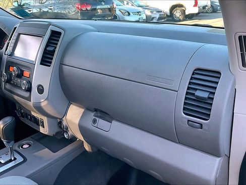 Used 2021 Nissan Frontier SV w/ Midnight Edition Floor Mats AWD/4WD image 17