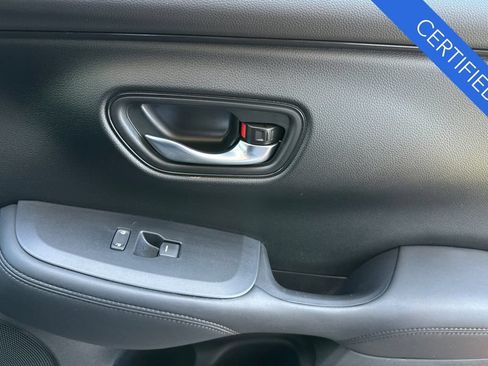 Certified 2025 Honda HR-V LX image 21