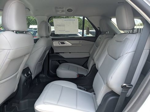 New 2026 Ford Explorer Active w/ Active Comfort Package RWD image 15