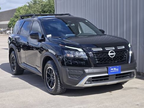 Used 2025 Nissan Pathfinder Rock Creek AWD/4WD image 5