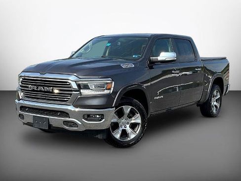 Used 2019 RAM 1500 Laramie AWD/4WD image 3