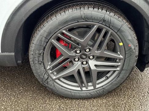 New 2026 Ford Explorer ST w/ Sun And Sound Package image 9