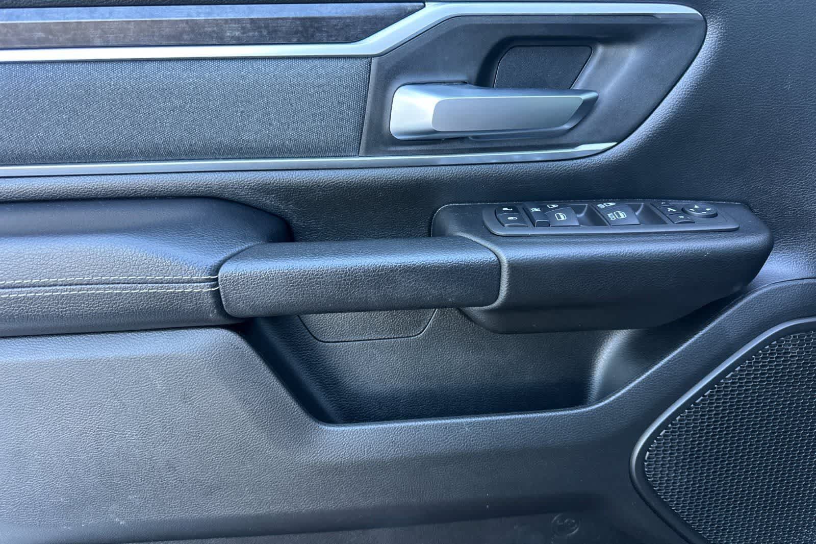 Used 2022 RAM 1500 Big Horn AWD/4WD image 12