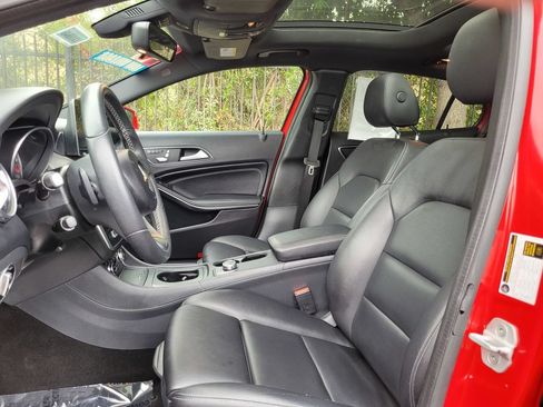 Used 2018 Mercedes-Benz GLA 250 image 12