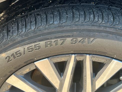 Used 2025 Nissan Altima 2.5 SV FWD image 10