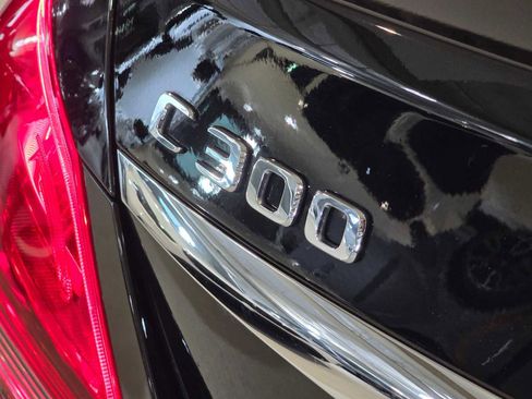 Used 2018 Mercedes-Benz C 300 4MATIC Sedan image 16