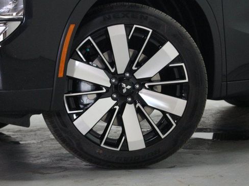 New 2026 Mitsubishi Outlander SE FWD image 3