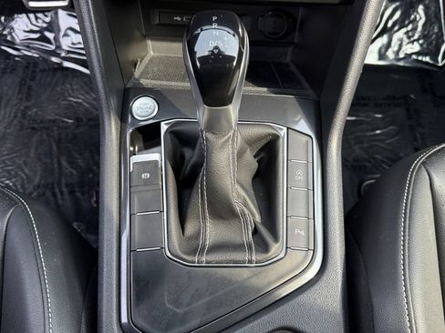 Used 2023 Volkswagen Tiguan SE R-Line FWD image 19
