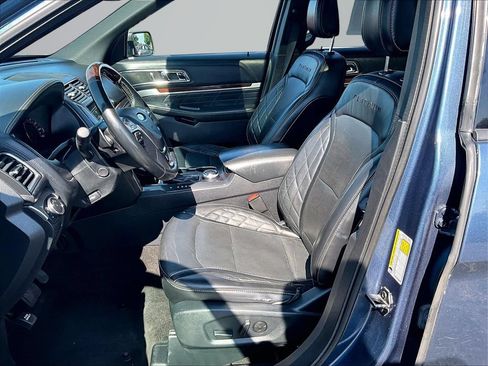 Used 2019 Ford Explorer Platinum AWD/4WD image 26