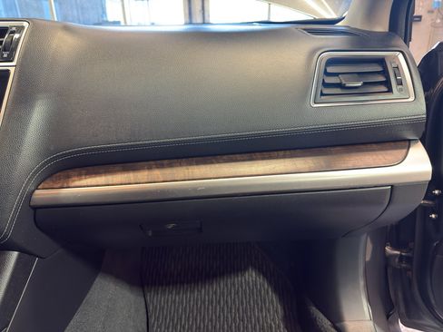 Used 2018 Subaru Outback 2.5i Limited AWD/4WD image 25