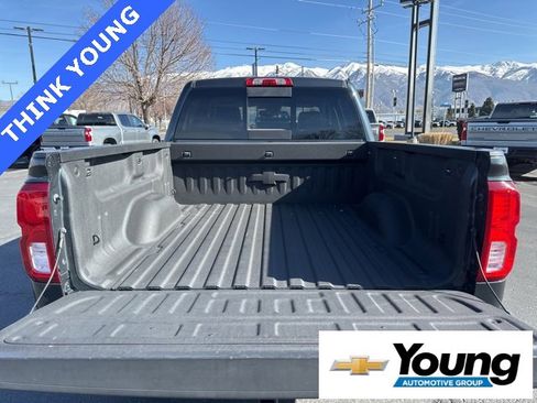 Used 2018 Chevrolet Silverado 1500 High Country image 12