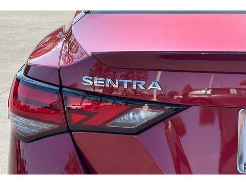 Used 2025 Nissan Sentra SR FWD image 46
