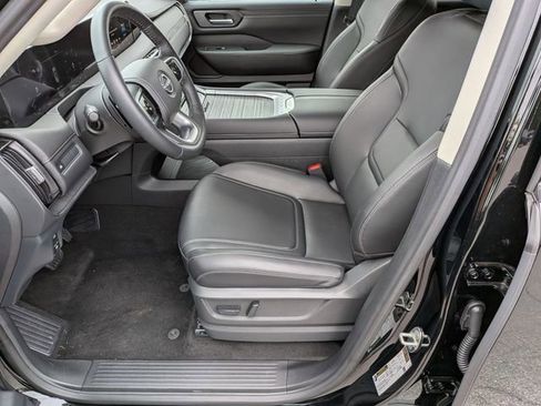 New 2025 Nissan Armada SV image 10