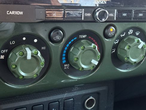 Used 2014 Toyota FJ Cruiser 4WD image 20