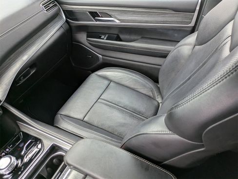 Used 2024 Jeep Wagoneer L Series III w/ Flexible Seating Group image 19