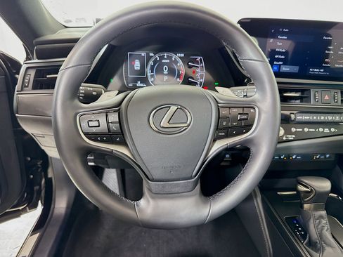 Used 2025 Lexus ES 350 w/ Premium Package image 12