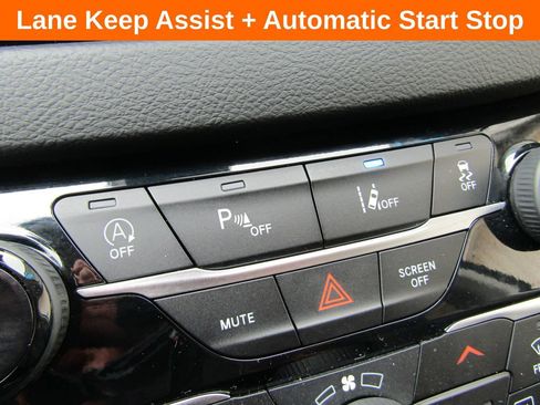 Used 2024 Chrysler Pacifica Touring-L FWD image 17