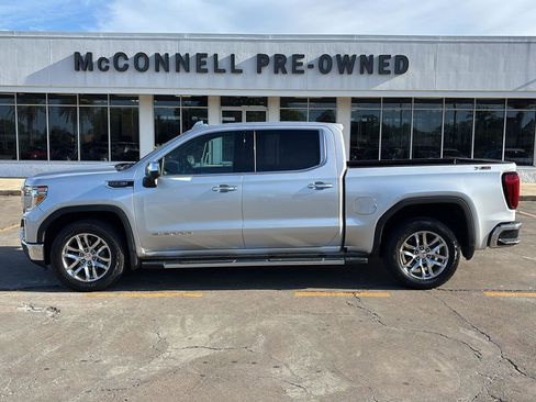 Used 2022 GMC Sierra 1500 SLT w/ SLT Premium Plus Package image 4