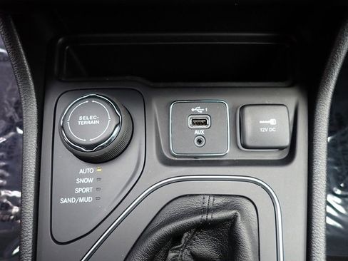 Certified 2022 Jeep Cherokee Latitude Lux image 22