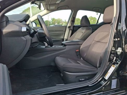 Used 2025 Nissan Altima 2.5 SV image 13