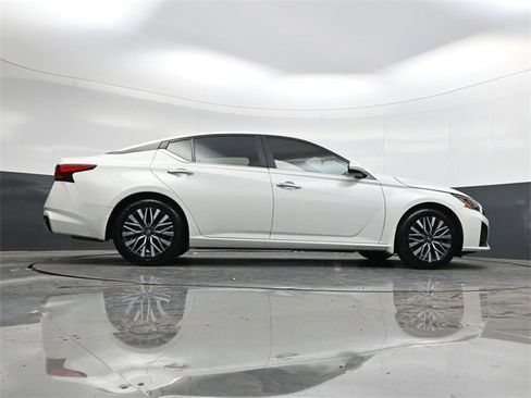 Used 2023 Nissan Altima 2.5 SV image 35