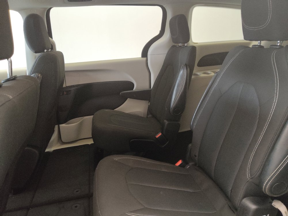 Used 2023 Chrysler Voyager LX FWD image 18