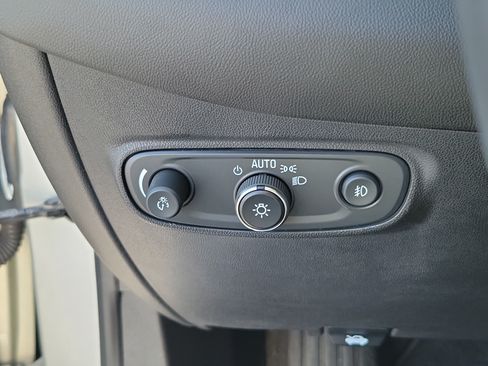 Used 2022 Chevrolet Equinox Premier FWD image 20
