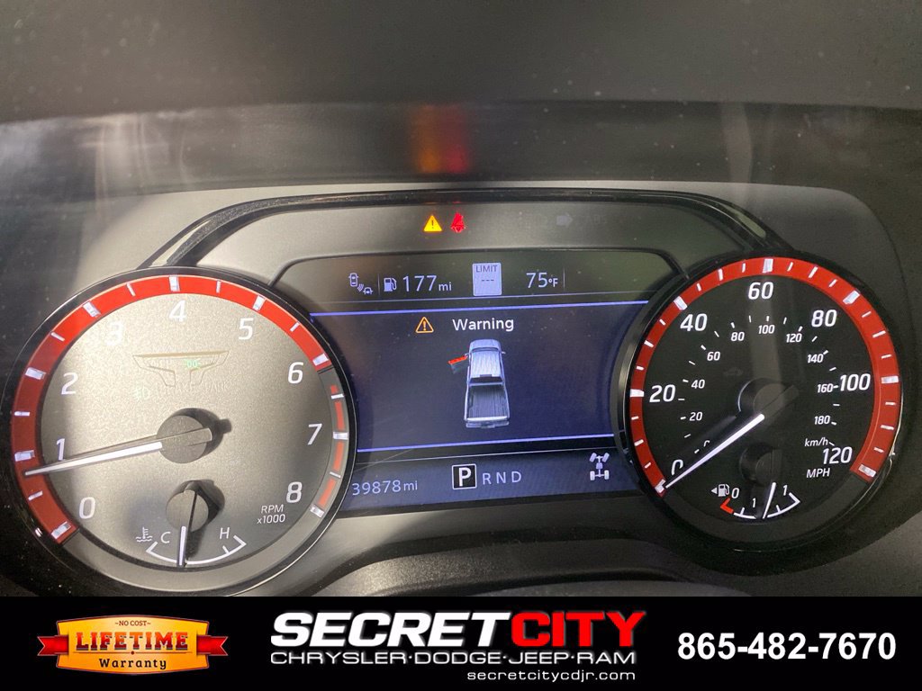 Used 2023 Nissan Titan PRO-4X w/ Pro-4x Convenience Package AWD/4WD image 17