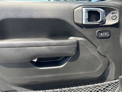 Used 2023 Jeep Wrangler Unlimited Rubicon image 13