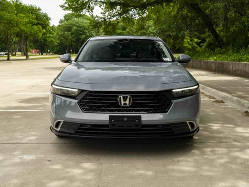 Used 2025 Honda Accord Touring image 3
