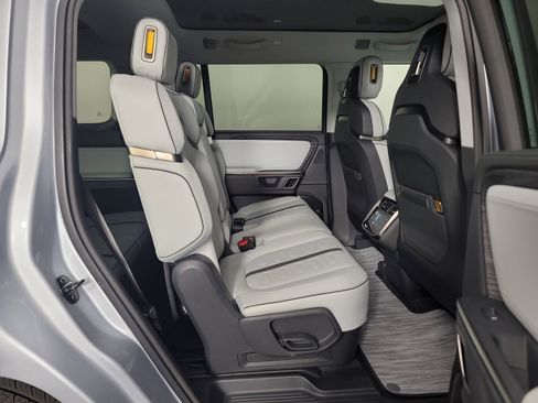 Used 2024 Rivian R1S Adventure AWD/4WD image 23
