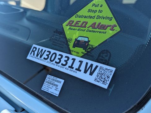 Used 2024 Jeep Wrangler Sahara image 34