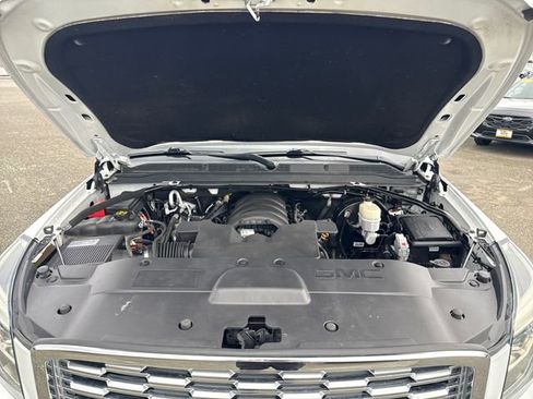 Used 2019 GMC Yukon Denali w/ Denali Ultimate Package AWD/4WD image 32