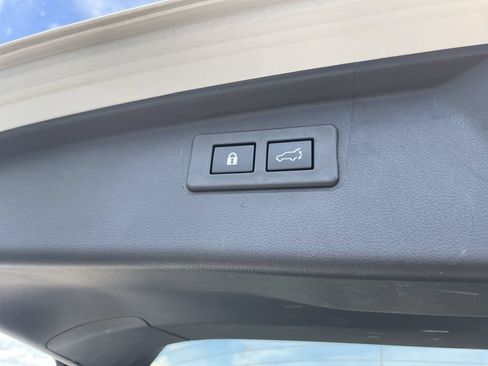 Certified 2024 Subaru Outback Premium AWD/4WD image 39