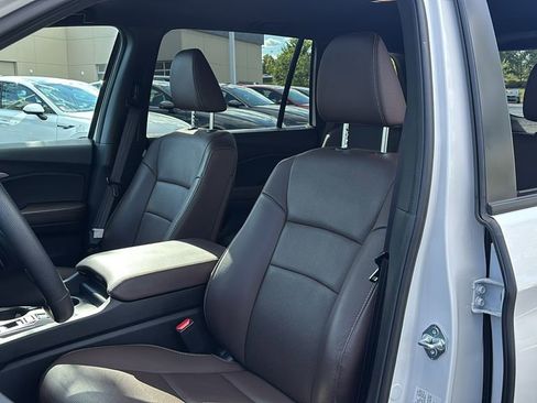 Used 2025 Honda Passport EX-L image 10