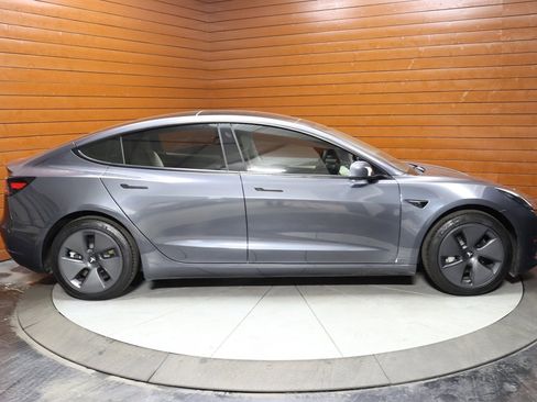 Used 2023 Tesla Model 3 Standard Range image 16