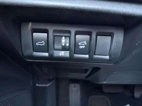 Certified 2025 Subaru Outback Limited image 26