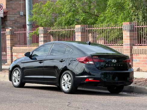 Used 2019 Hyundai Elantra SEL FWD image 4